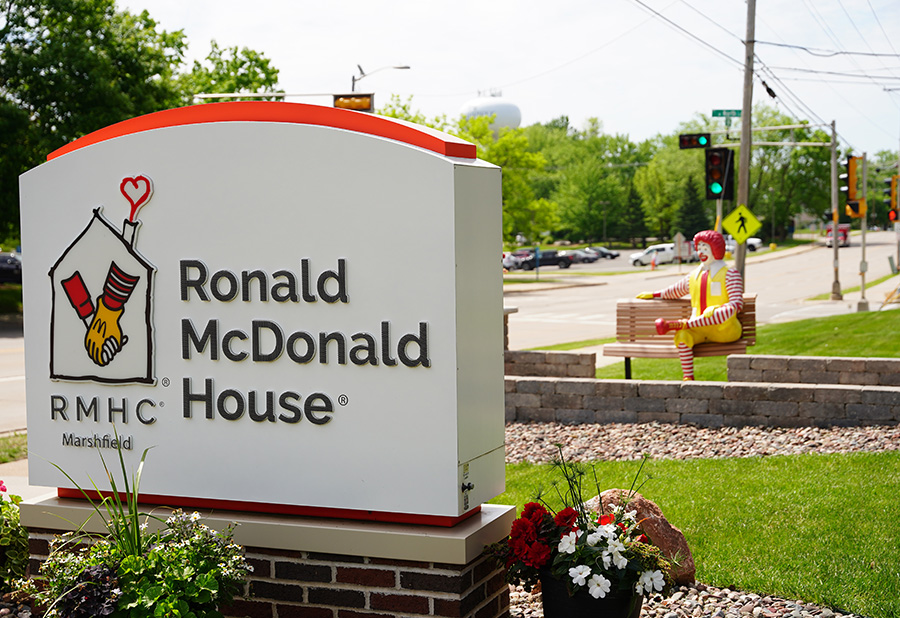 Ronald Mcdonald House Charities Of Northeast Kansas Hosted Dinner & Trivia Night For Its Residents